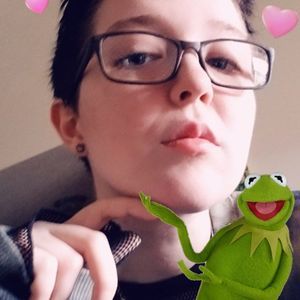 Meet your Posher, Adria